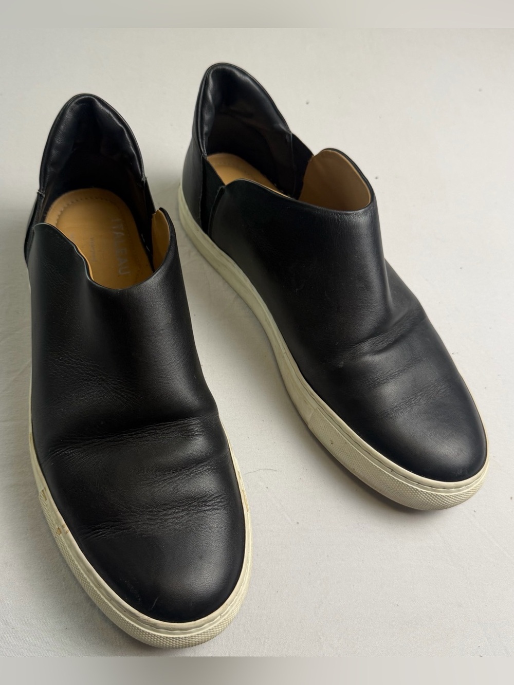 Italeau Italian Handmade black leather waterproof shoes pull on sneaker size 10